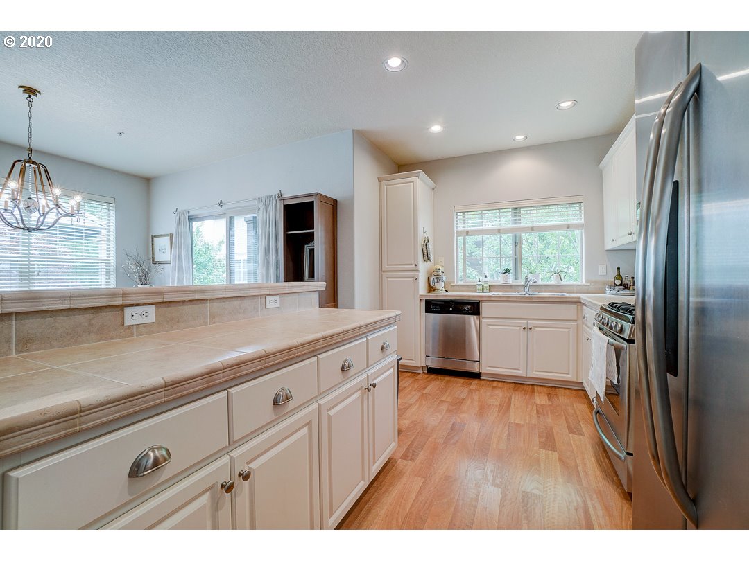 Photo #2: 20431990 Listing 