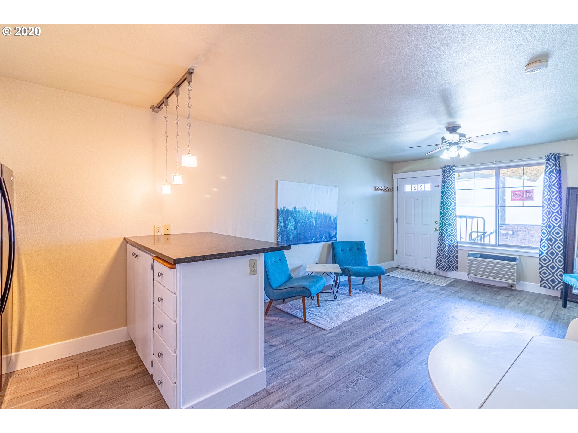 Photo #3: 20432259 Listing 