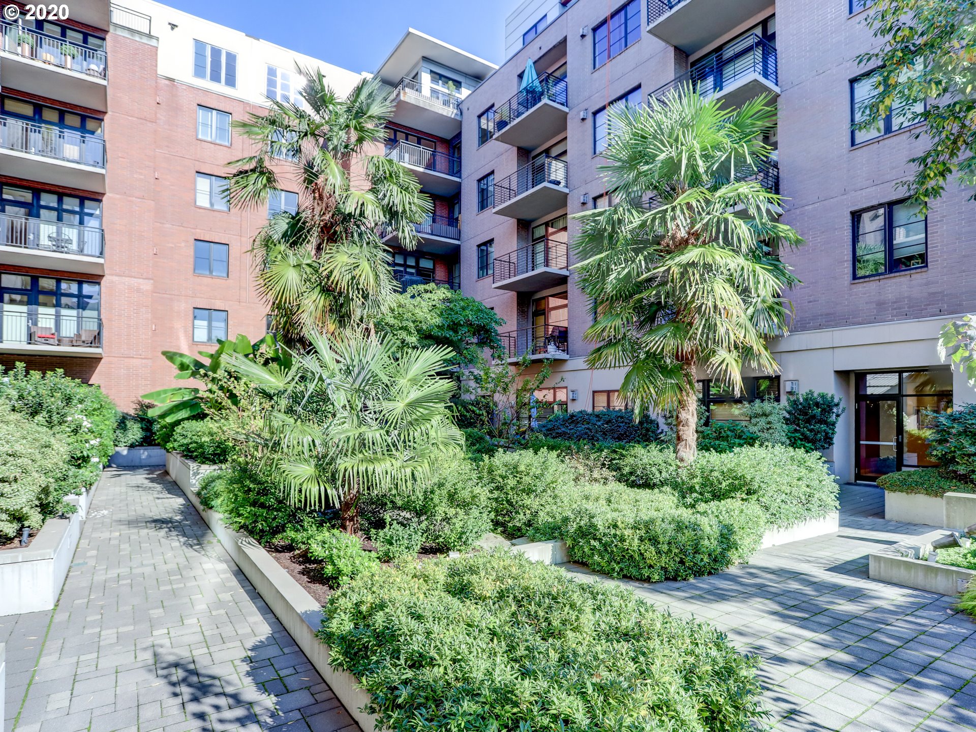 Photo #4: 20433154 Listing 