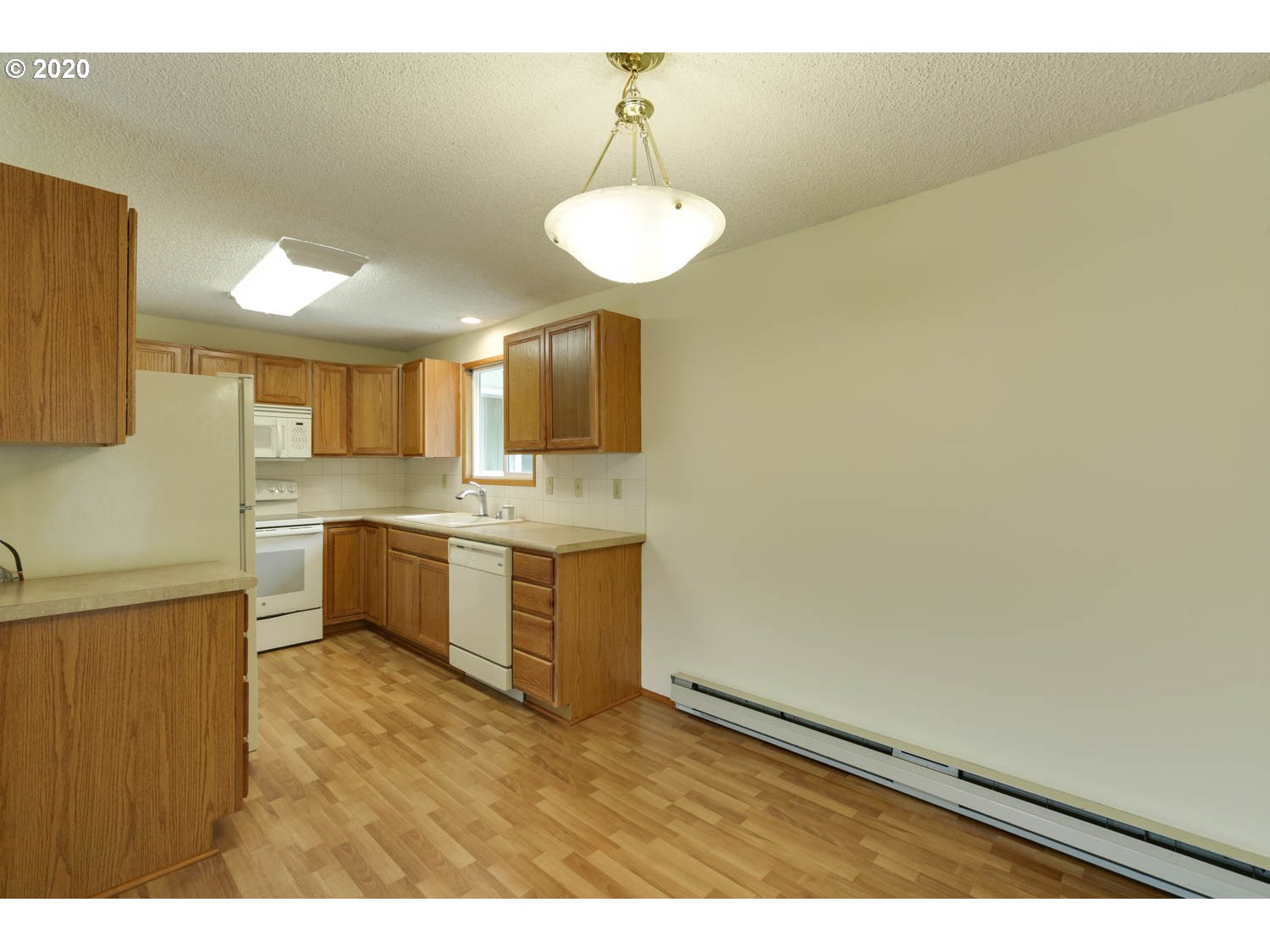Photo #2: 20435283 Listing 