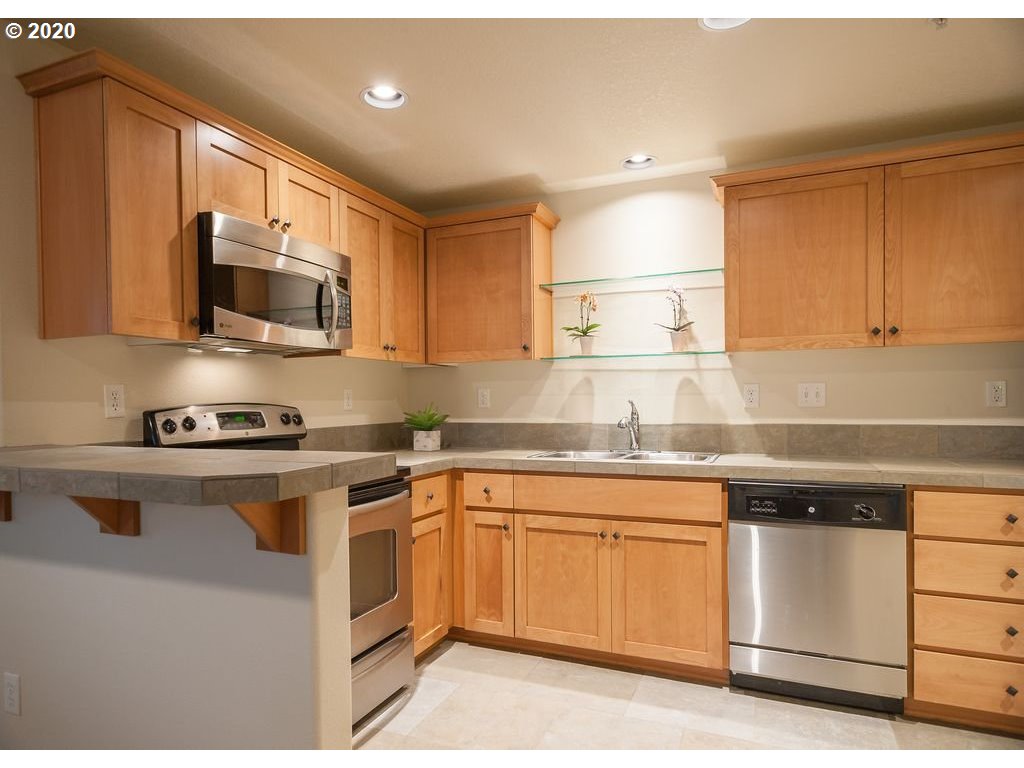 Photo #2: 20435425 Listing 