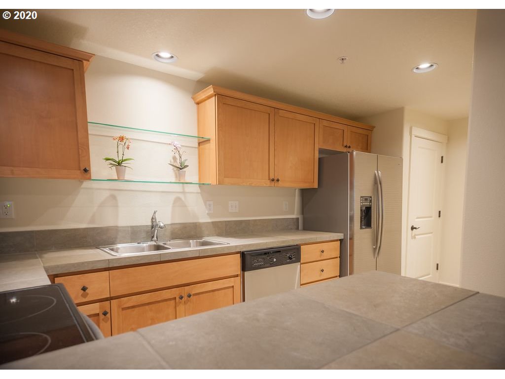 Photo #3: 20435425 Listing 