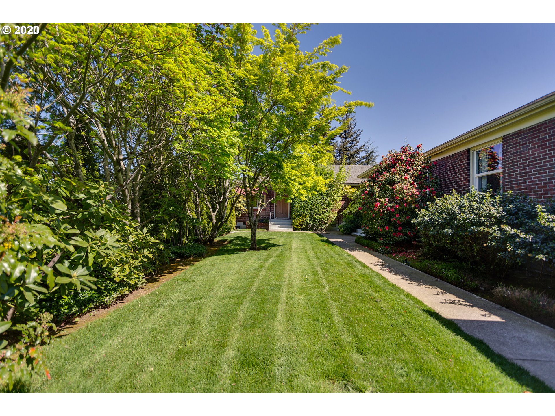 Photo #4: 20437404 Listing 