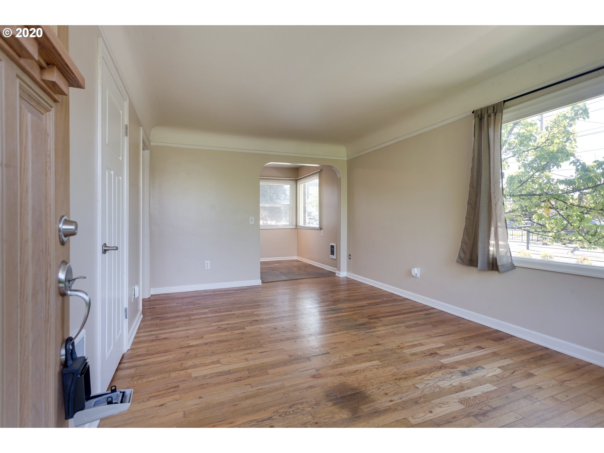 Photo #6: 20437404 Listing 