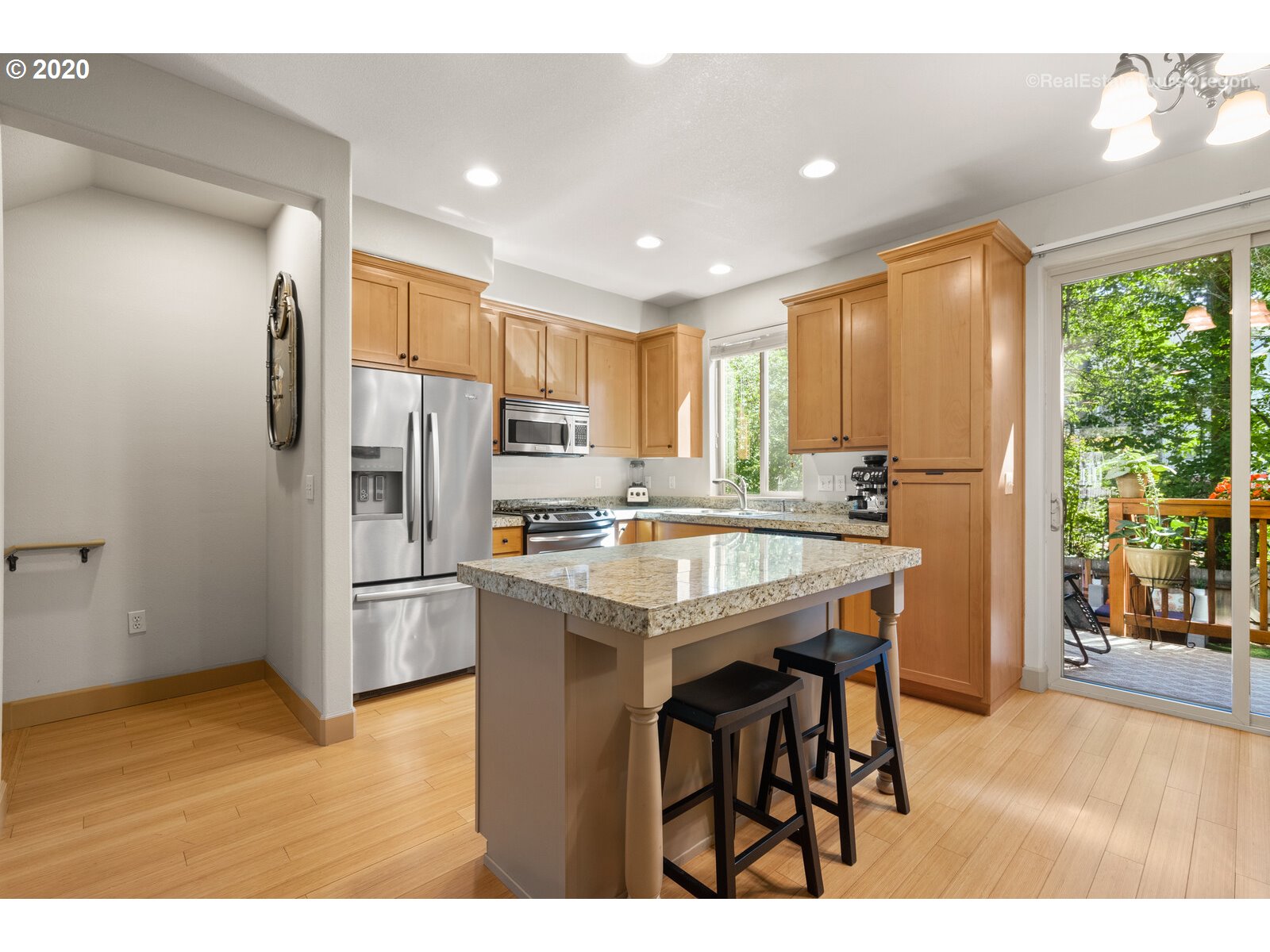 Photo #3: 20440265 Listing 