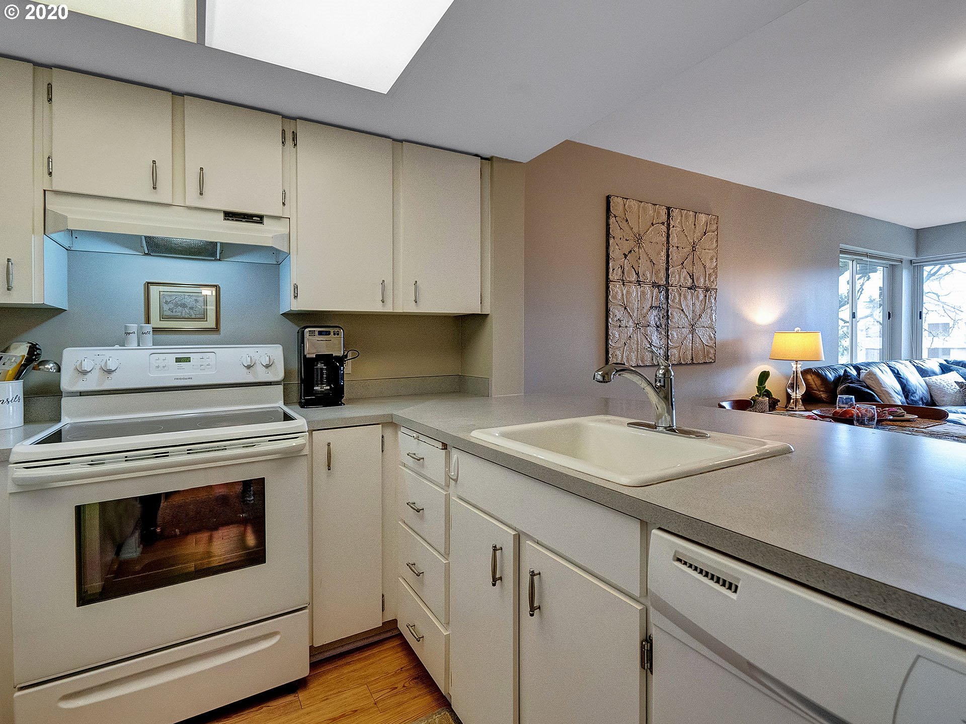 Photo #3: 20443973 Listing 