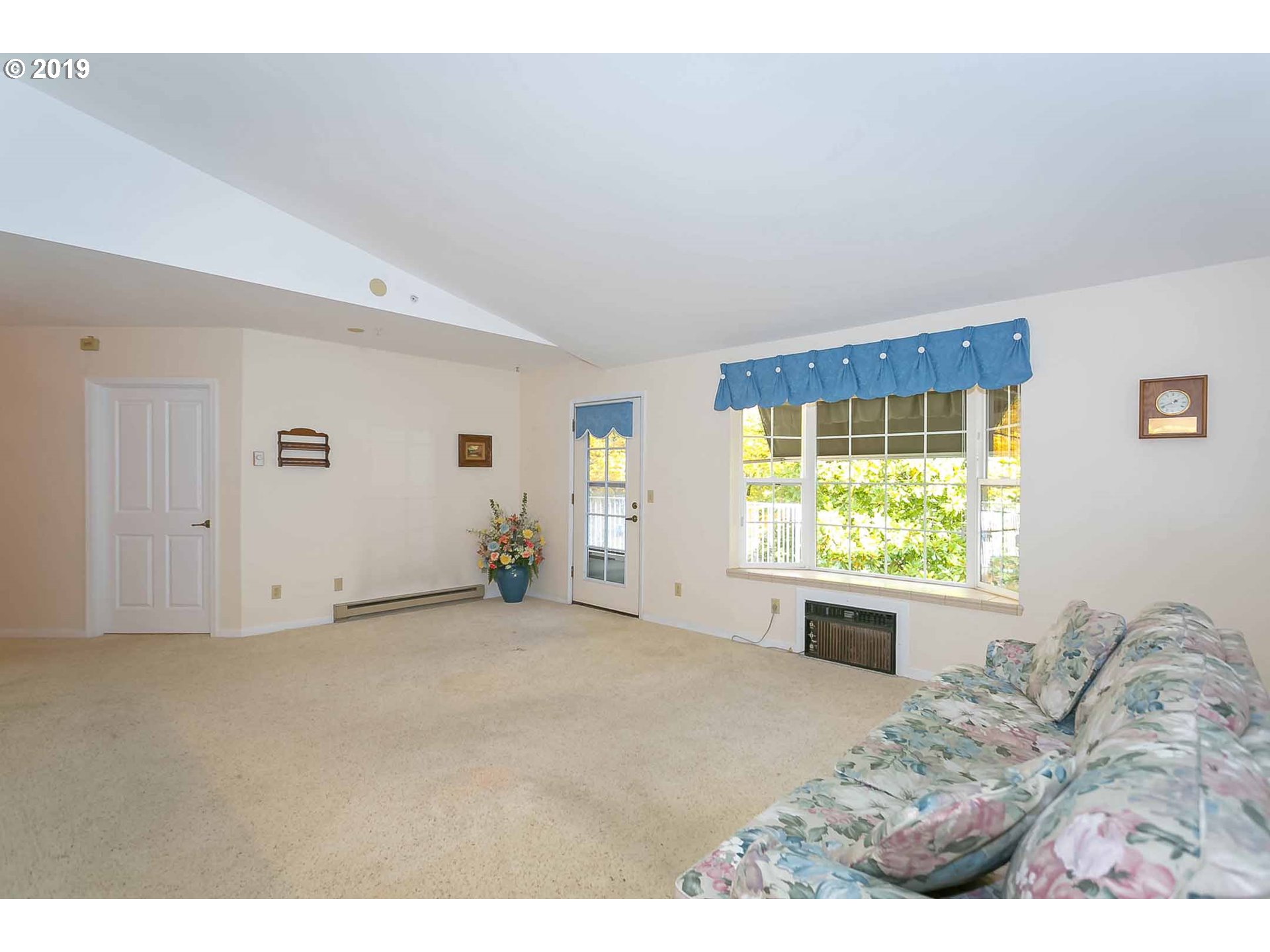 Photo #6: 20448821 Listing 