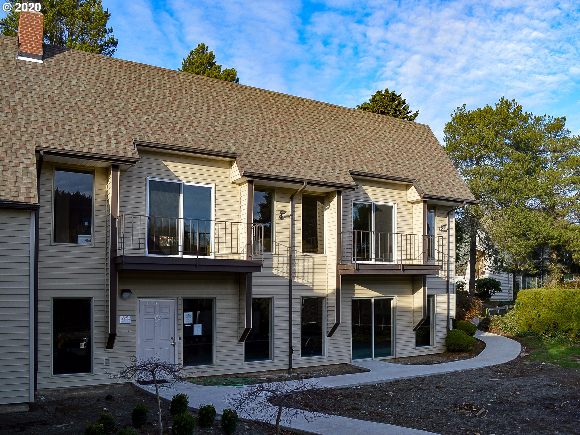 Photo #6: 20449002 Listing 