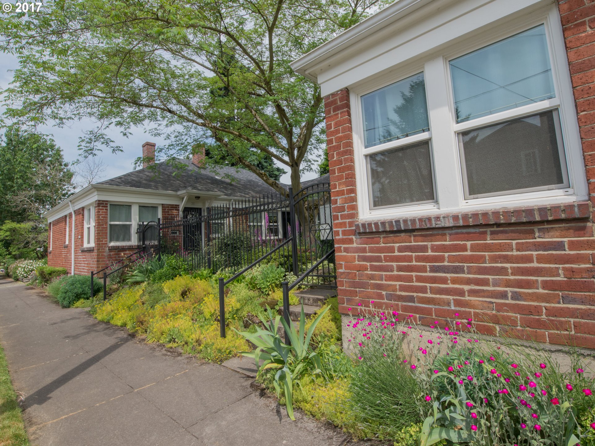 Photo #2: 20450886 Listing 