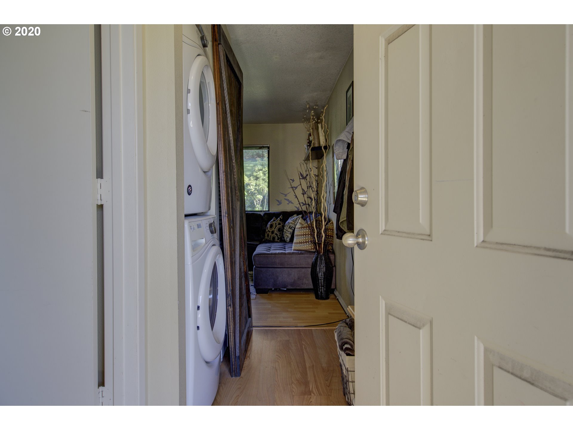 Photo #2: 20450910 Listing 