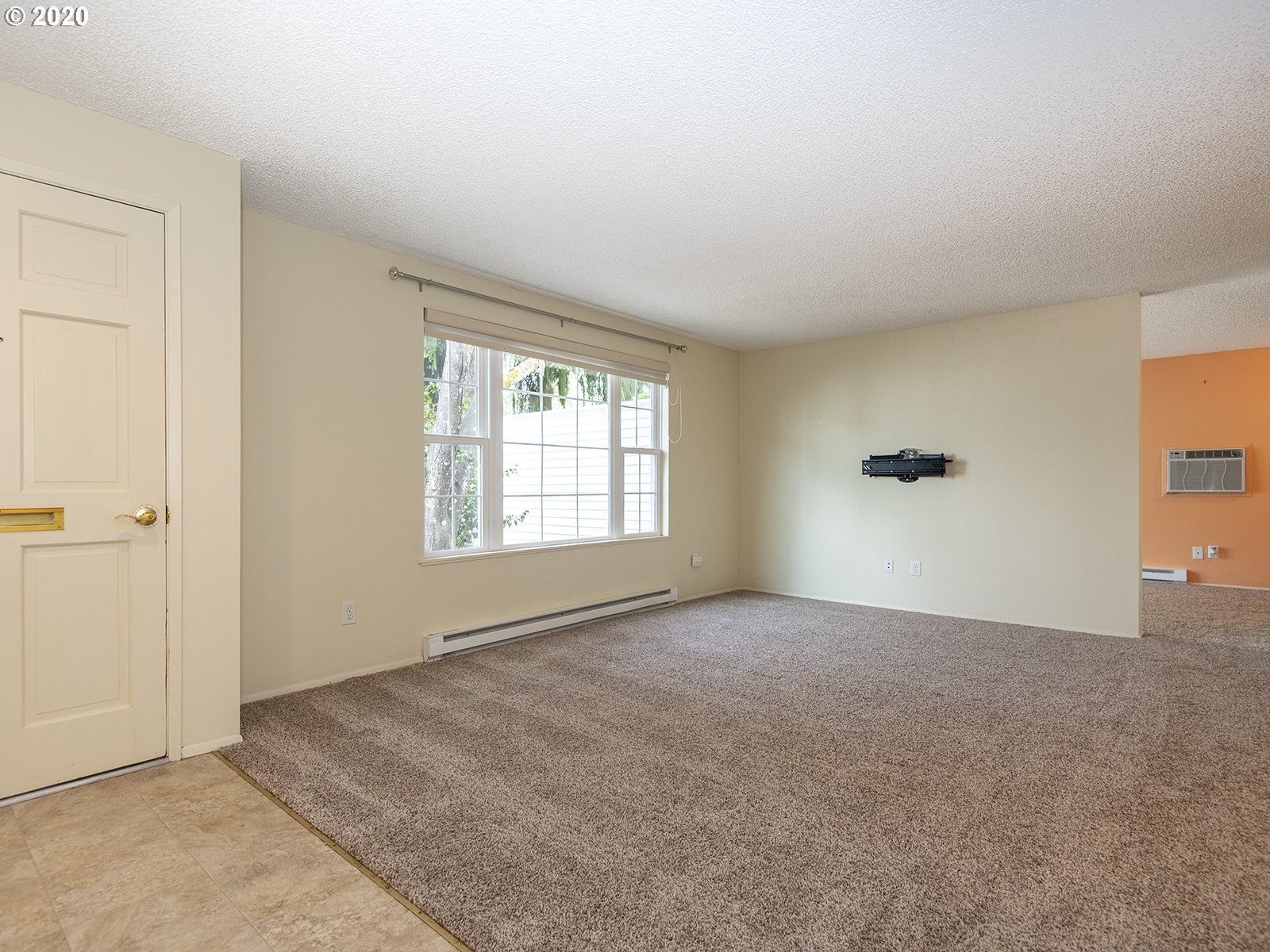 Photo #4: 20451750 Listing 
