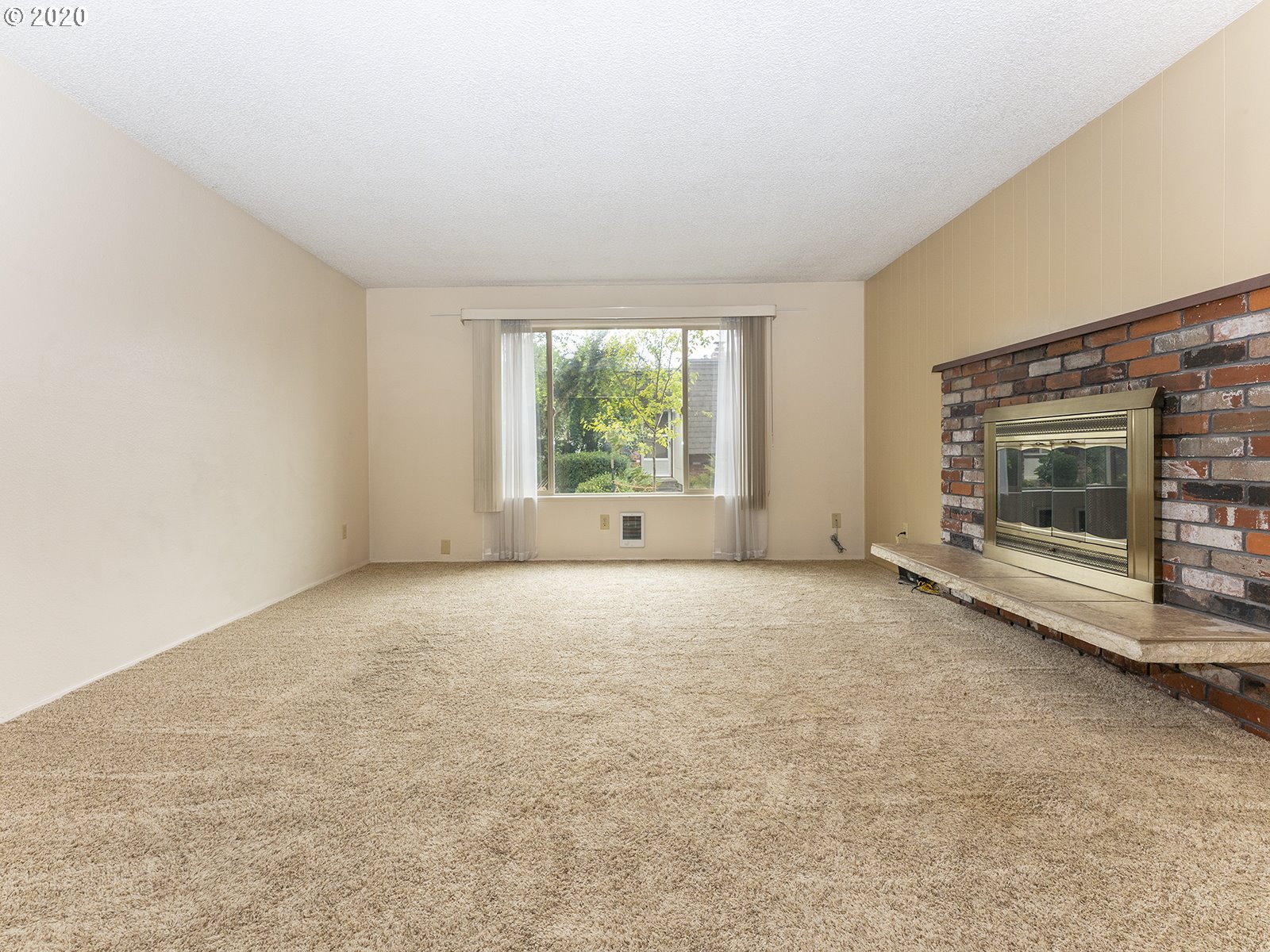 Photo #3: 20453143 Listing 