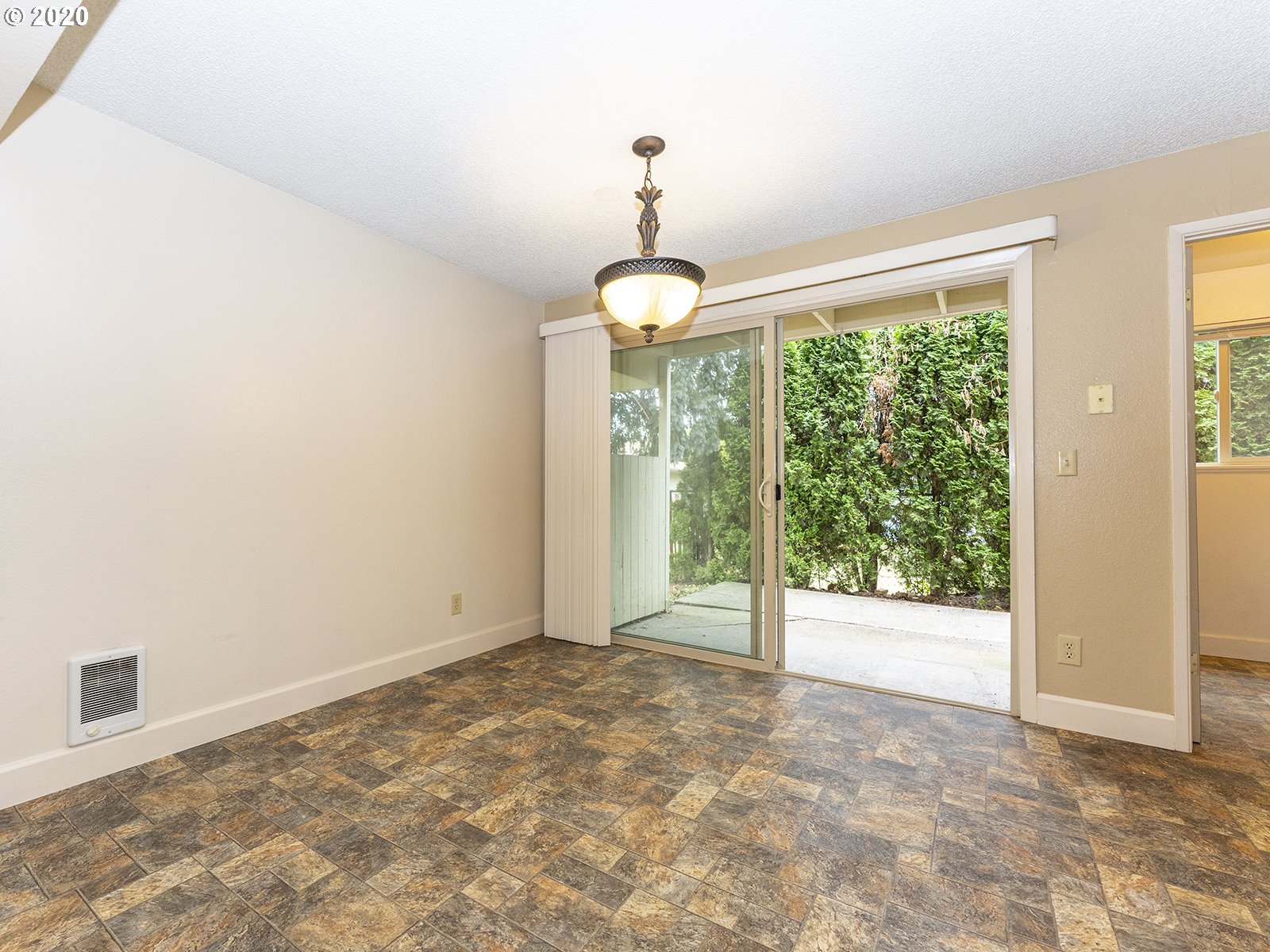 Photo #4: 20453143 Listing 