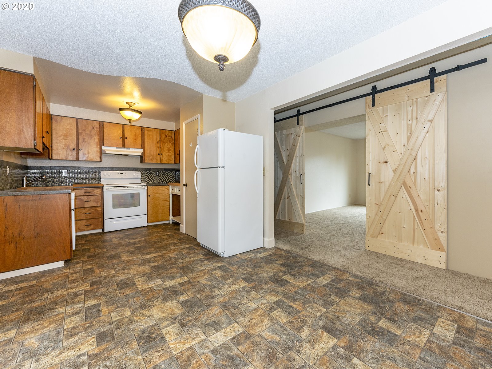 Photo #5: 20453143 Listing 