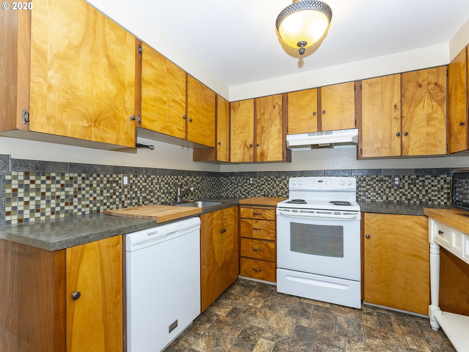 Photo #6: 20453143 Listing 