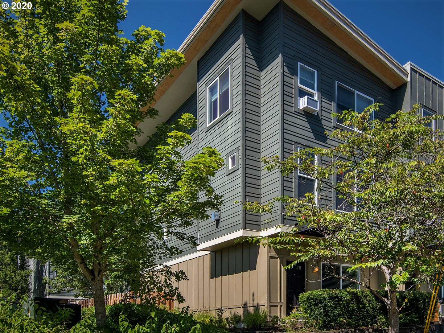 Photo #2: 20454669 Listing 