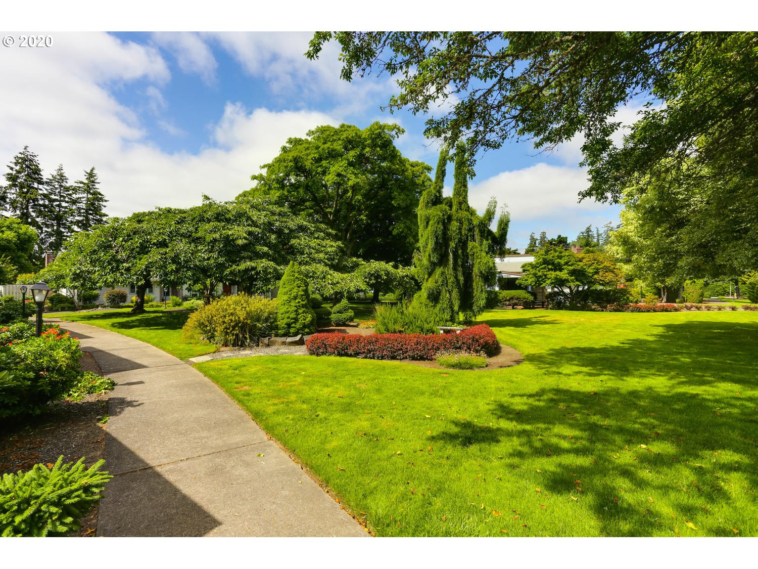 Photo #2: 20457381 Listing 