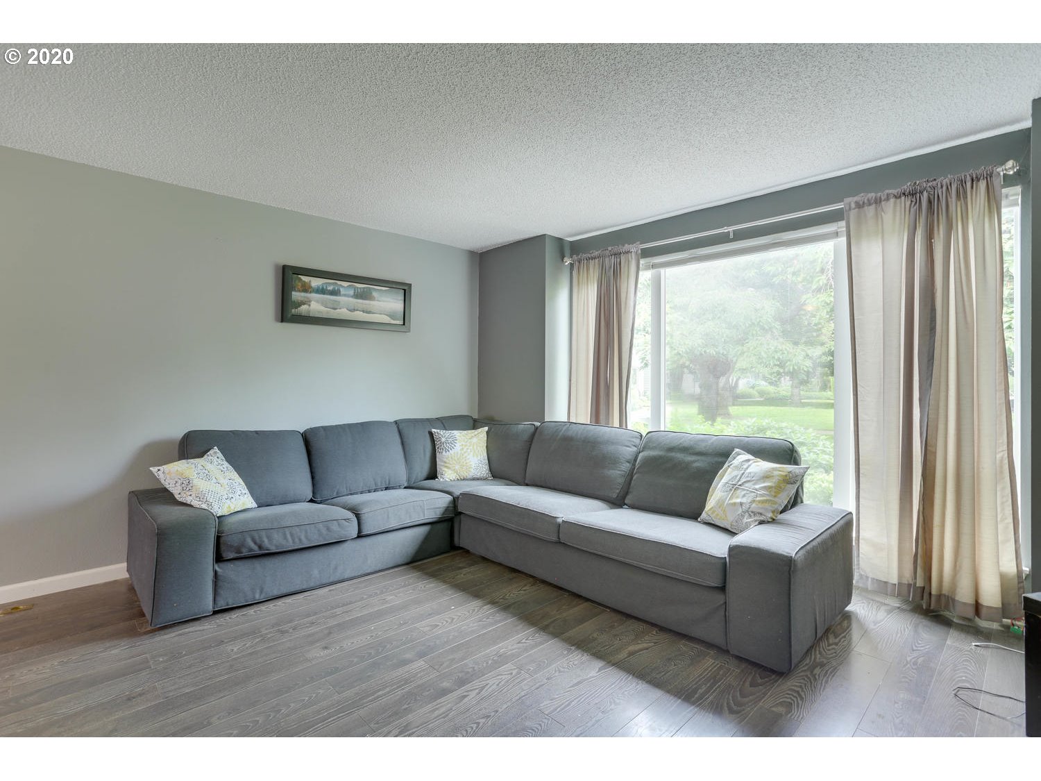 Photo #4: 20457381 Listing 