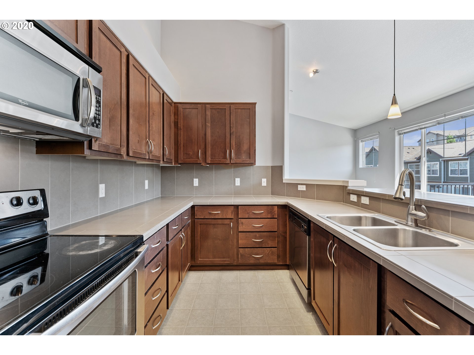 Photo #3: 20458018 Listing 