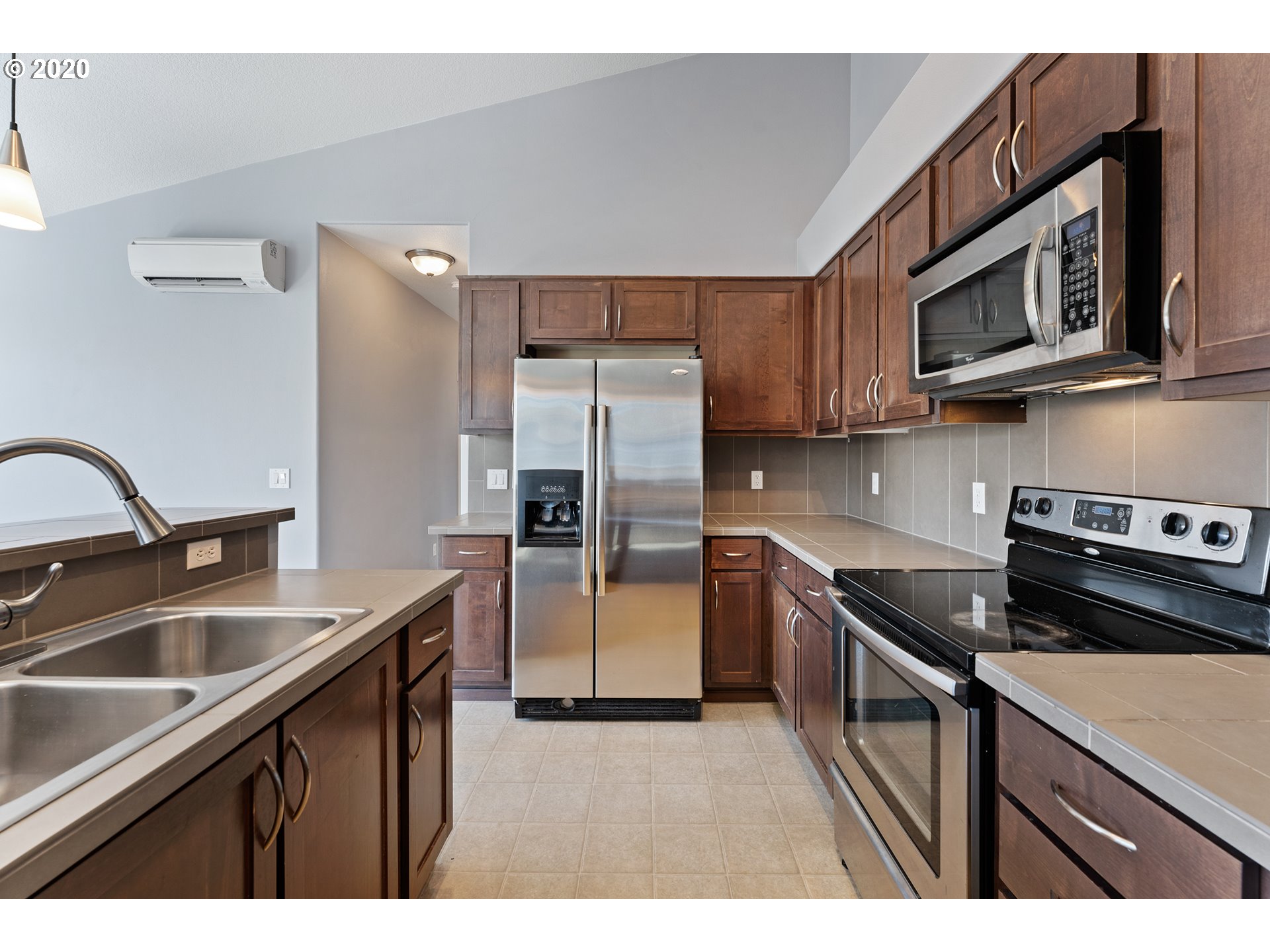 Photo #4: 20458018 Listing 