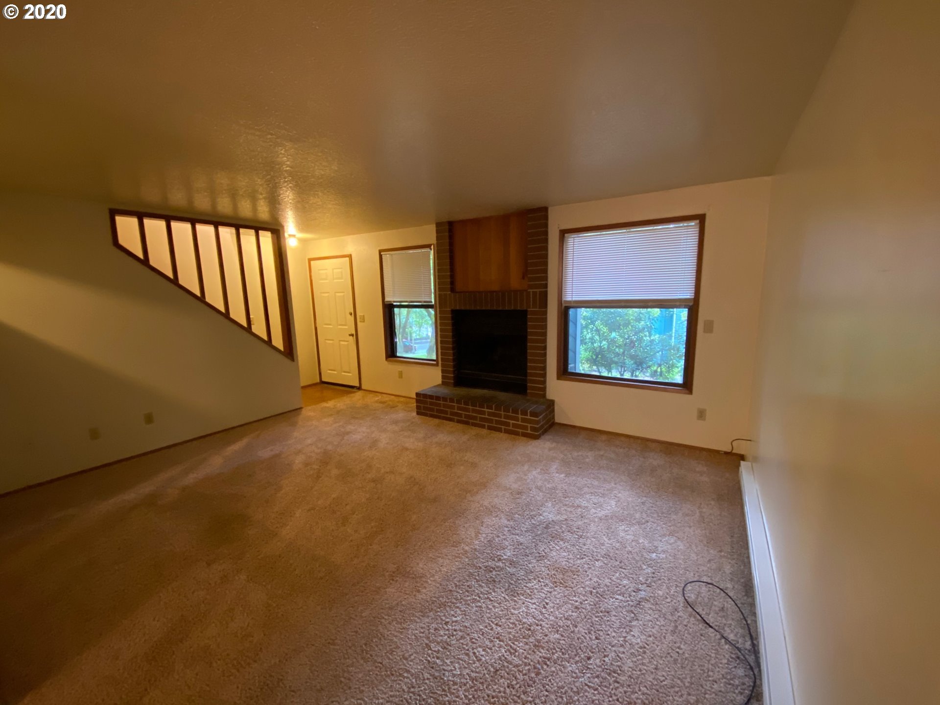 Photo #3: 20458207 Listing 