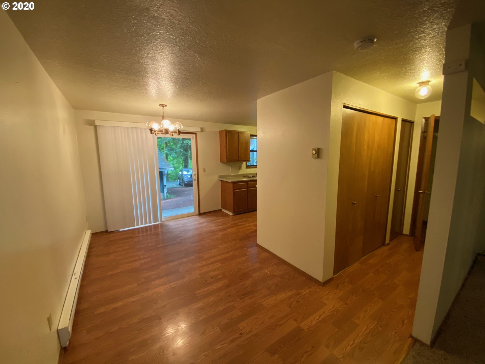Photo #4: 20458207 Listing 