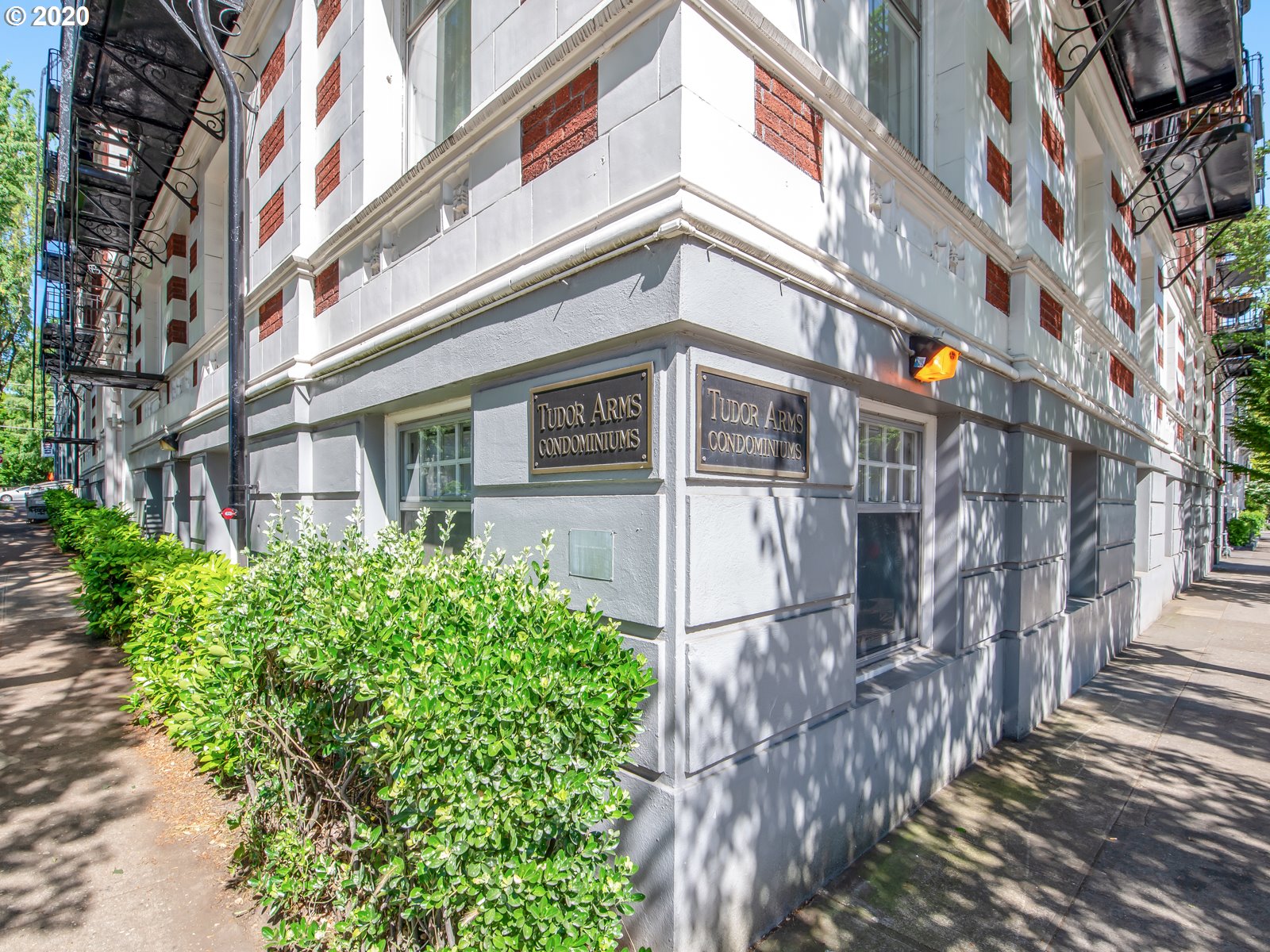 Photo #5: 20459591 Listing 