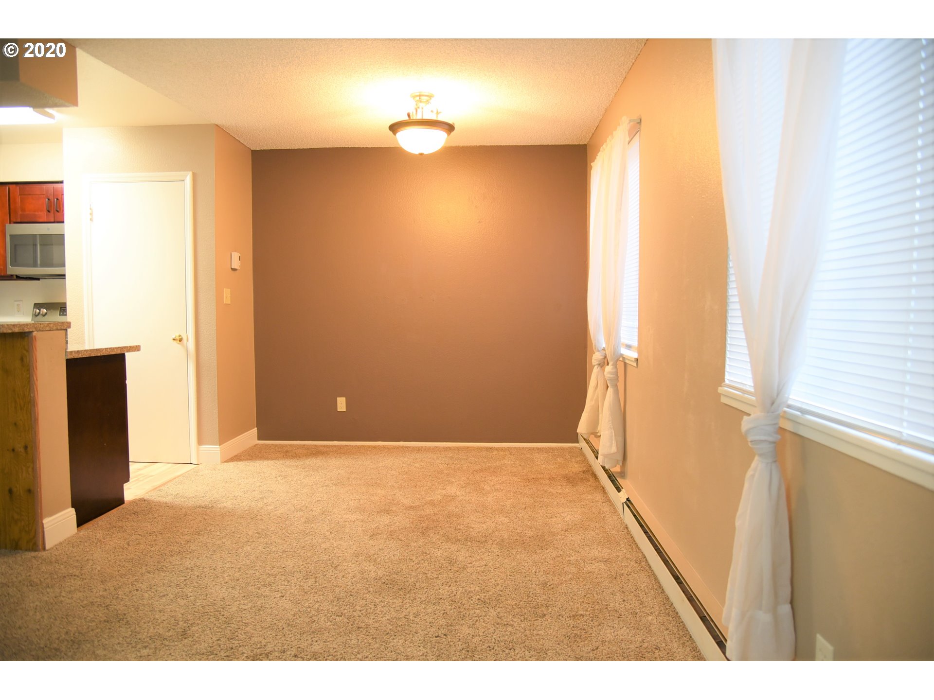 Photo #2: 20461360 Listing 