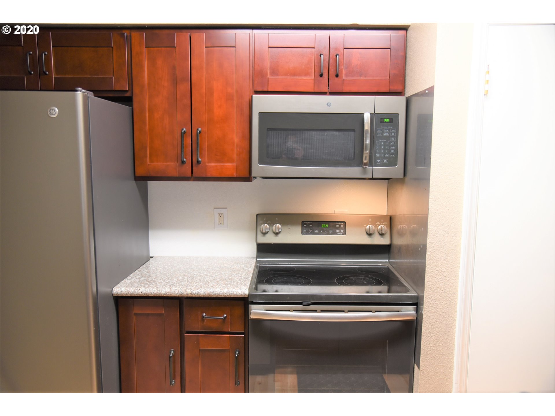 Photo #6: 20461360 Listing 