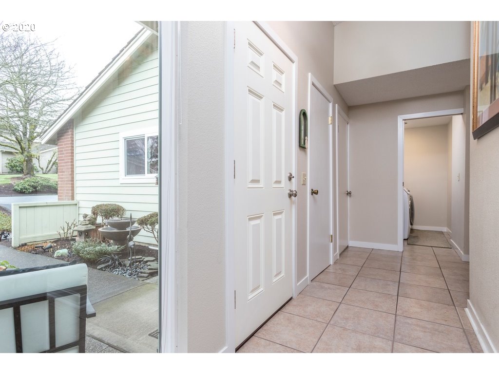 Photo #5: 20462940 Listing 