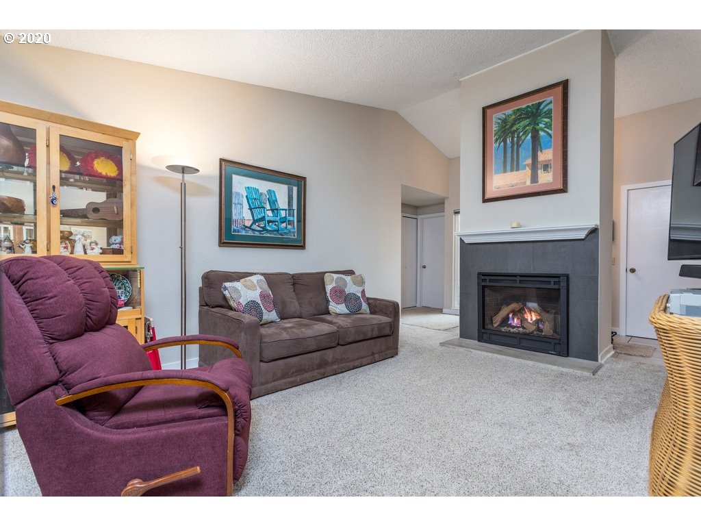 Photo #6: 20462940 Listing 