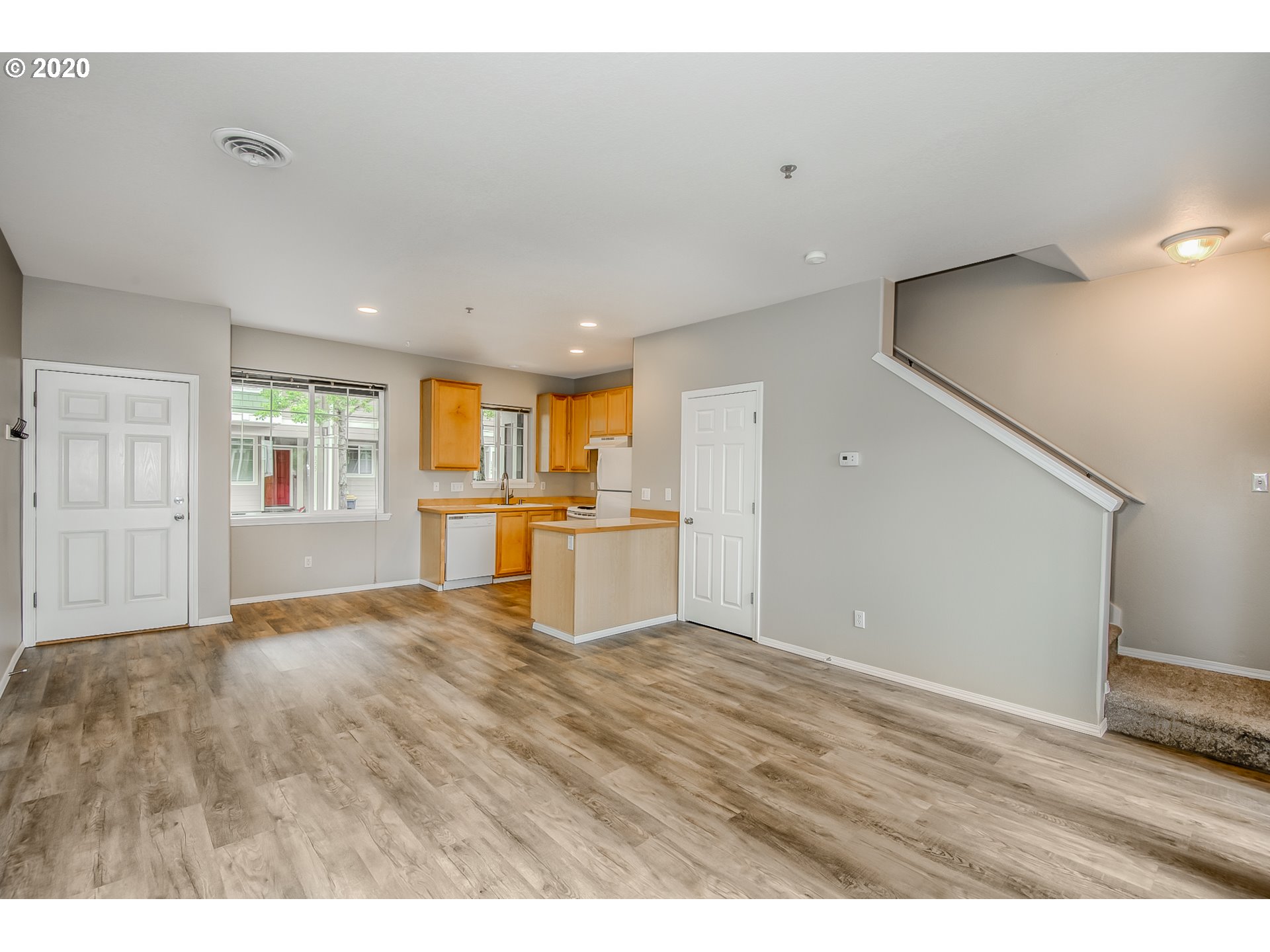 Photo #3: 20465319 Listing 