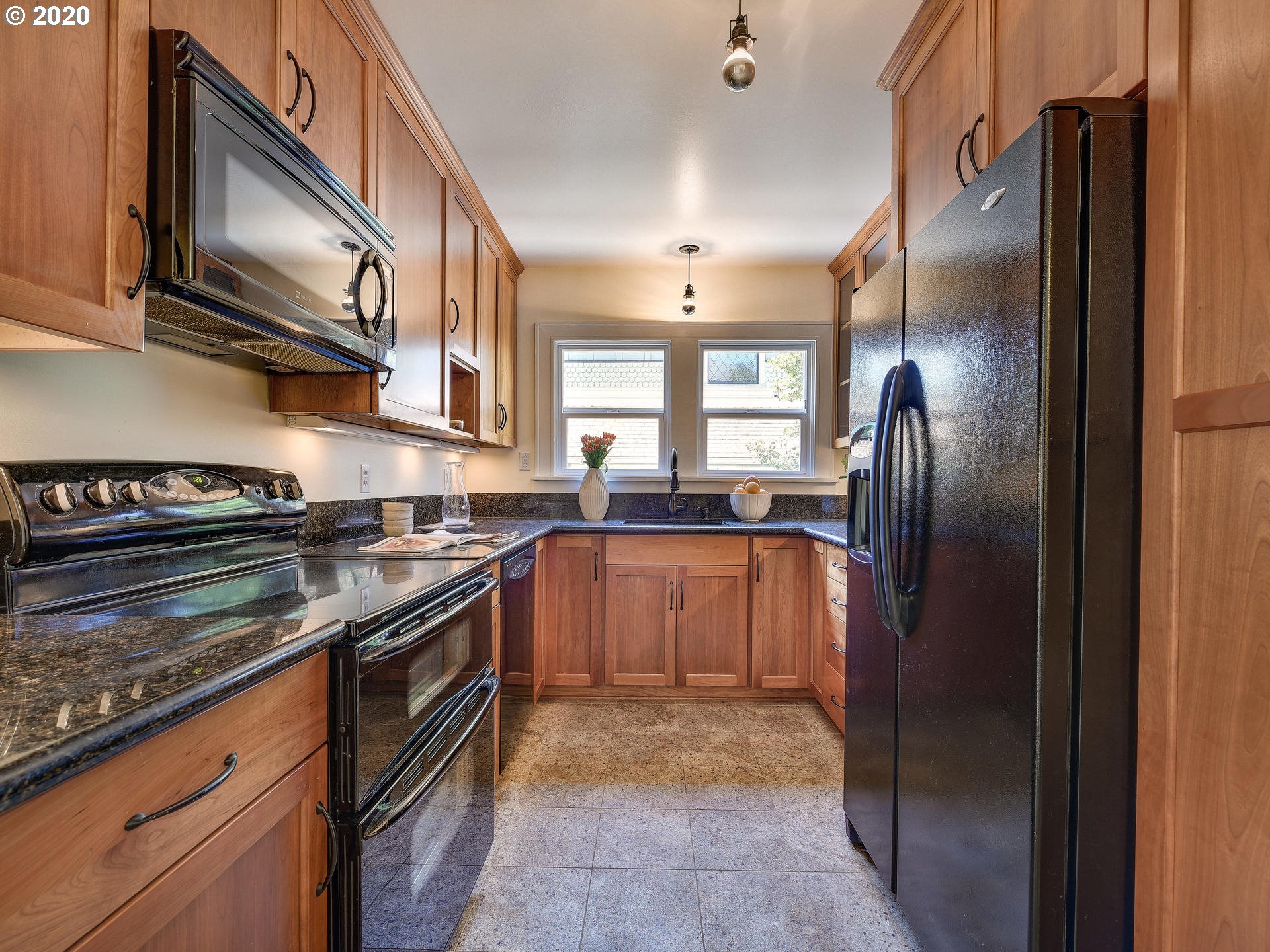 Photo #4: 20468392 Listing 