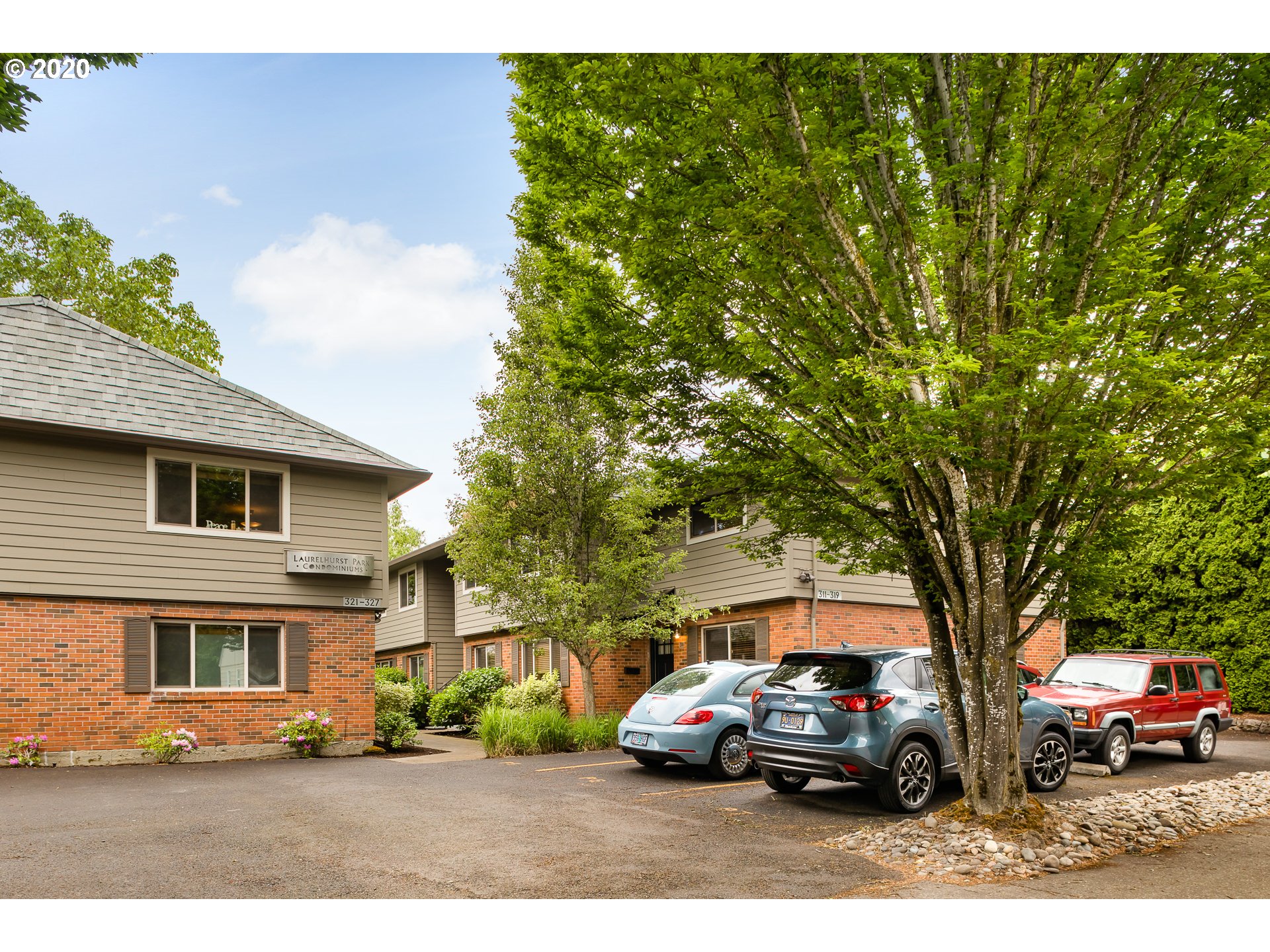Photo #3: 20469188 Listing 