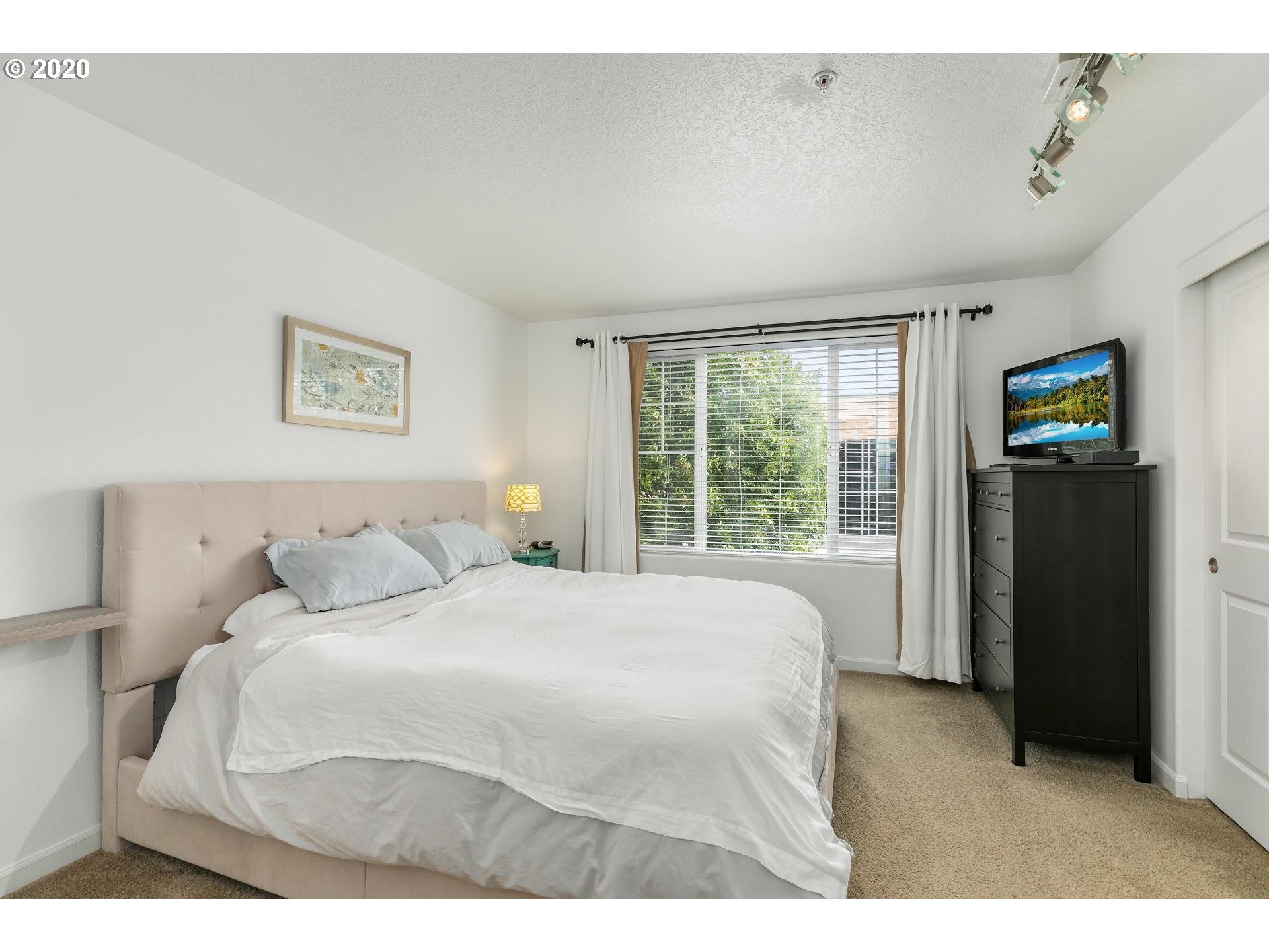Photo #3: 20470418 Listing 