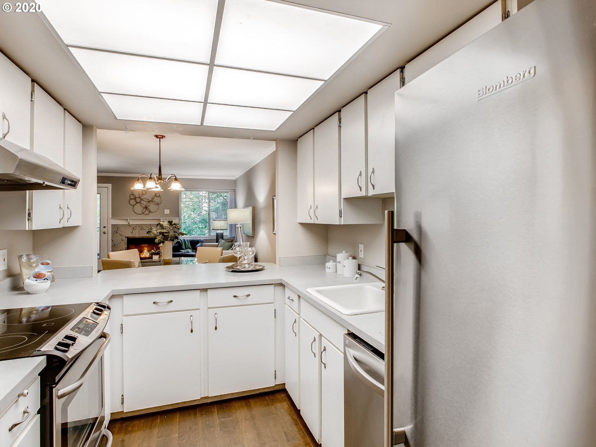 Photo #4: 20476978 Listing 