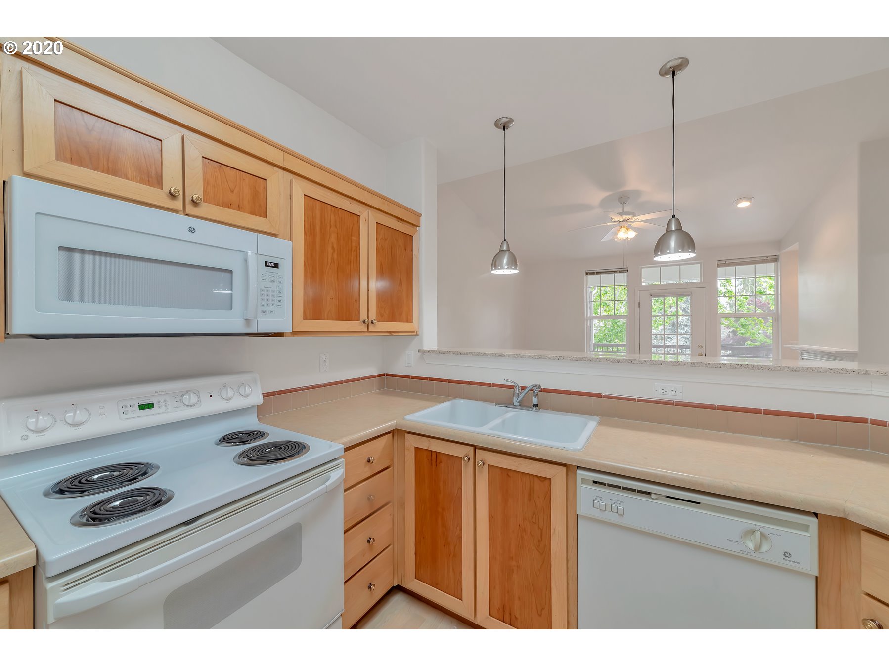 Photo #6: 20479137 Listing 
