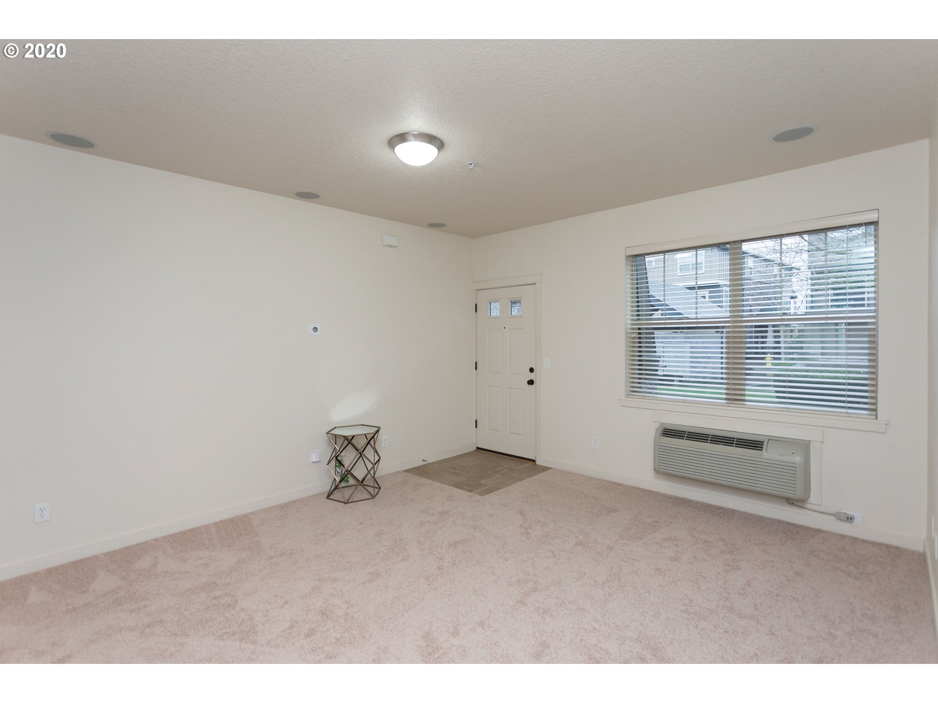 Photo #4: 20481218 Listing 