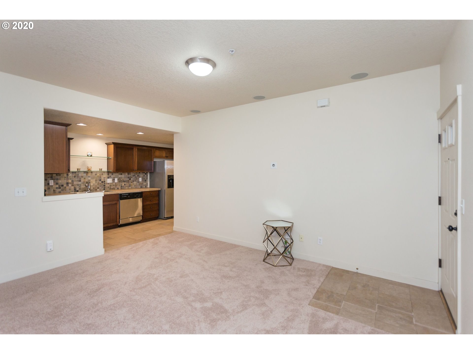 Photo #3: 20481218 Listing 