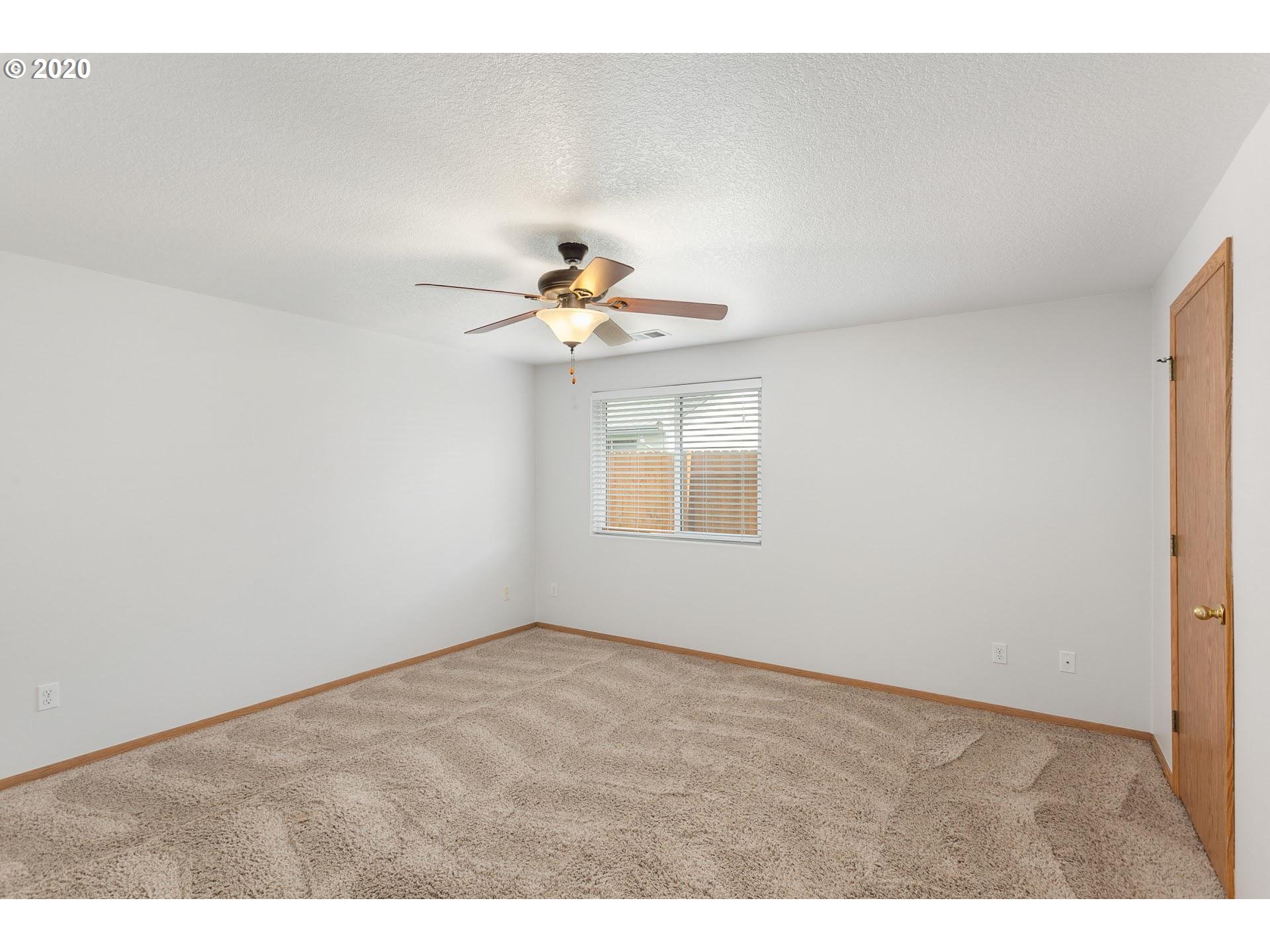 Photo #5: 20481962 Listing 