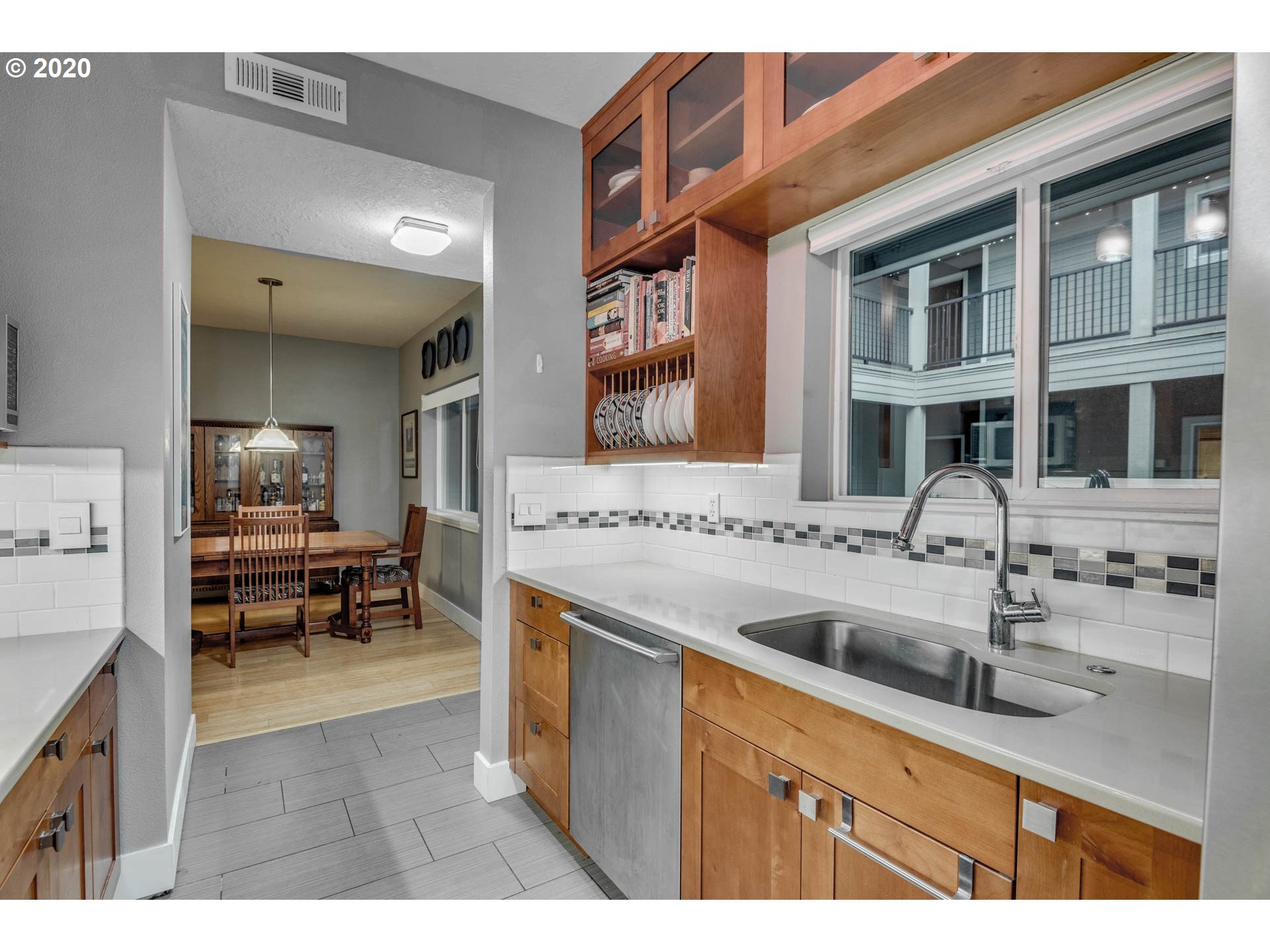 Photo #6: 20482729 Listing 