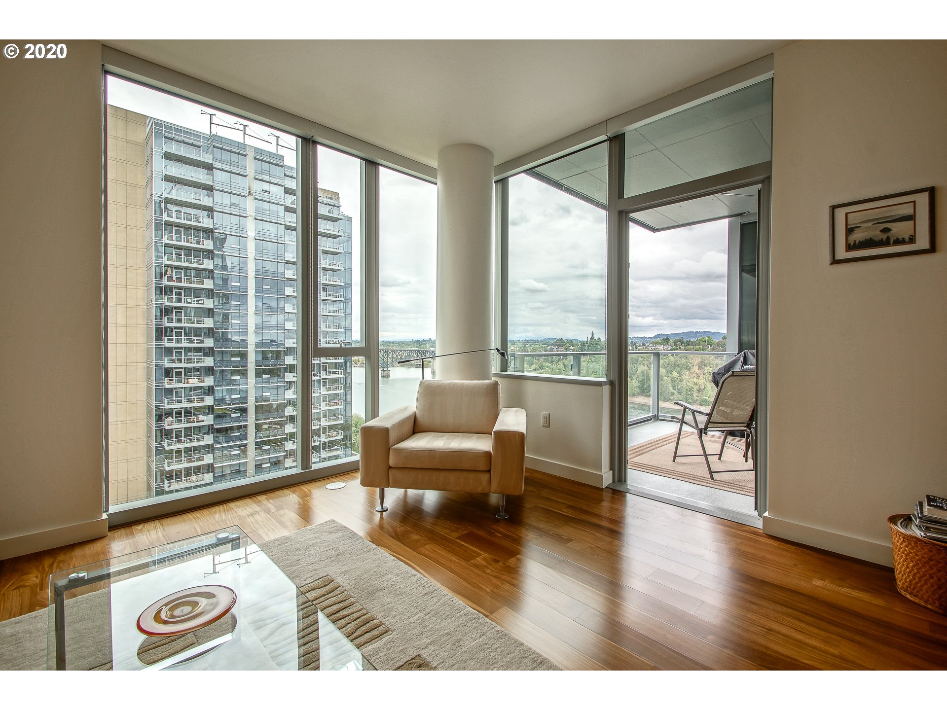 Photo #4: 20484015 Listing 
