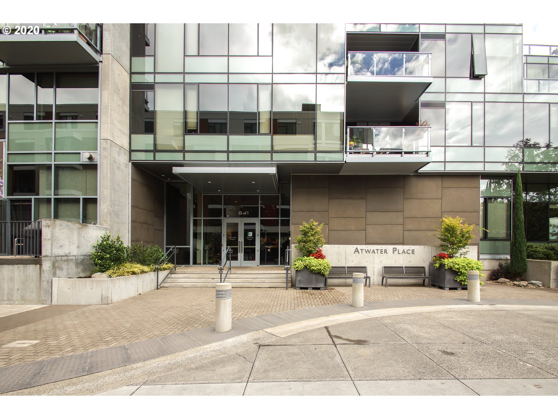 Photo #2: 20484015 Listing 