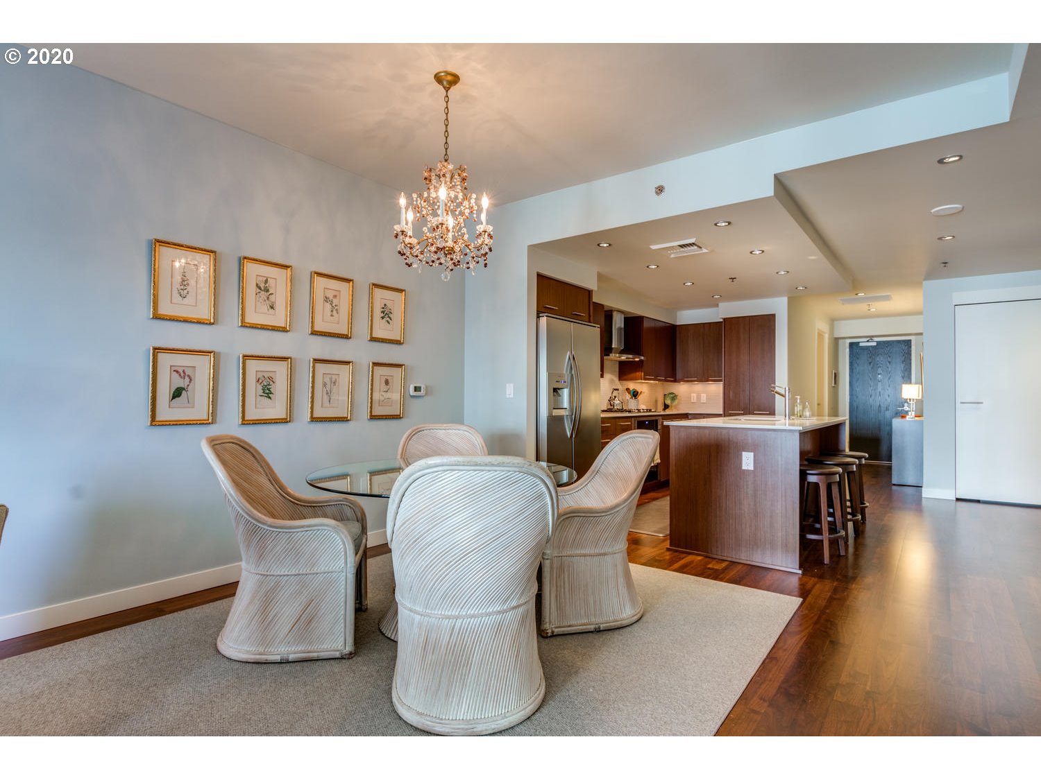 Photo #6: 20484817 Listing 