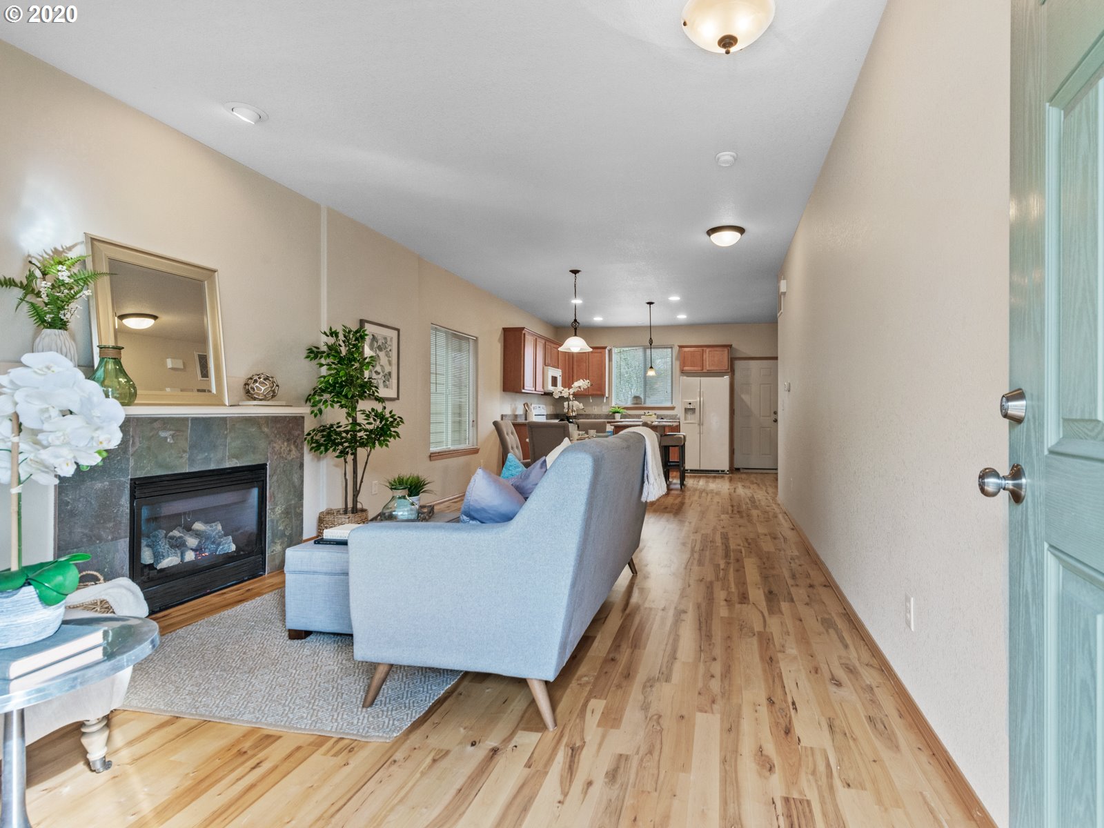 Photo #2: 20486887 Listing 