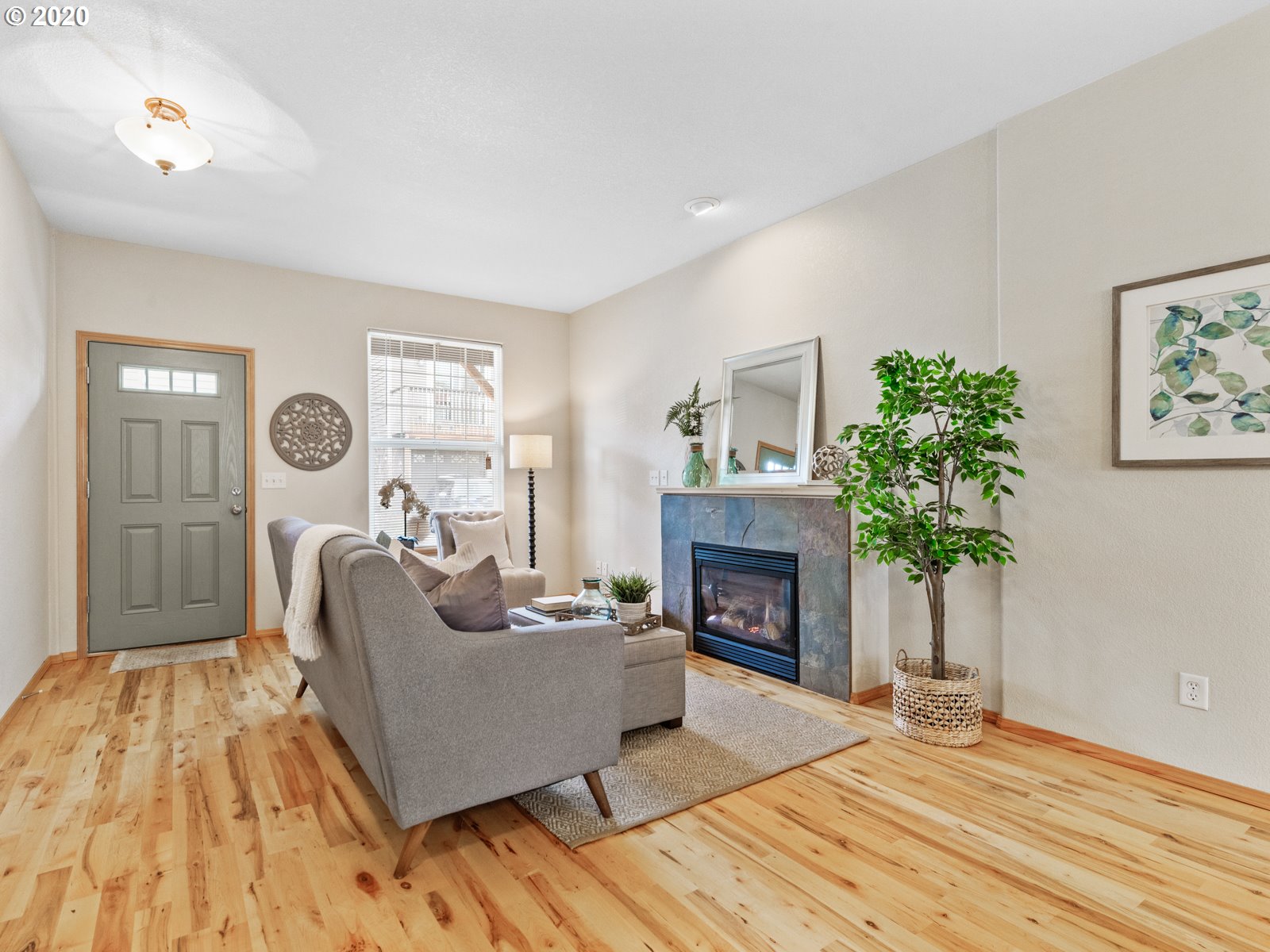 Photo #6: 20486887 Listing 