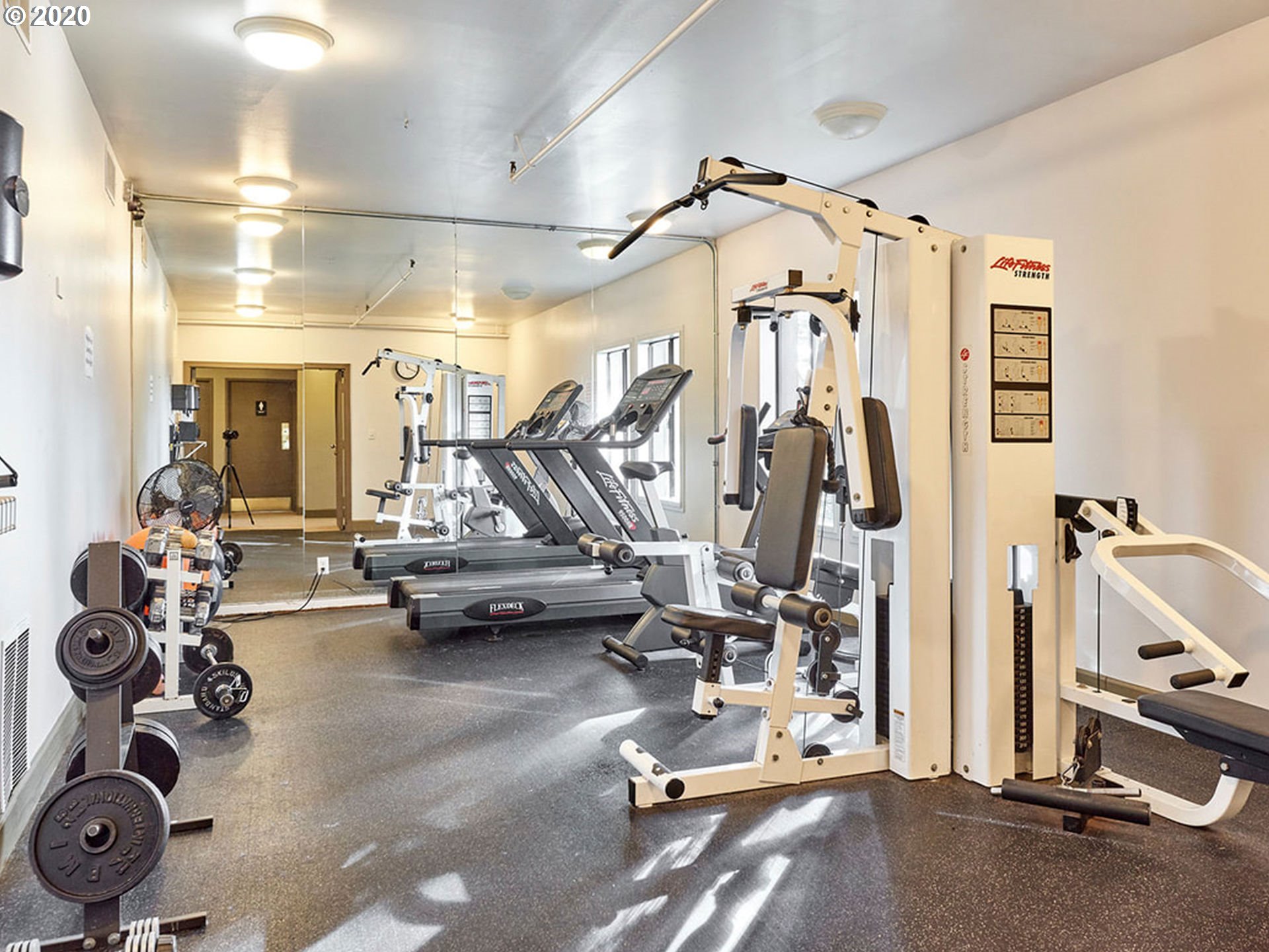 Photo #4: 20487654 Listing 