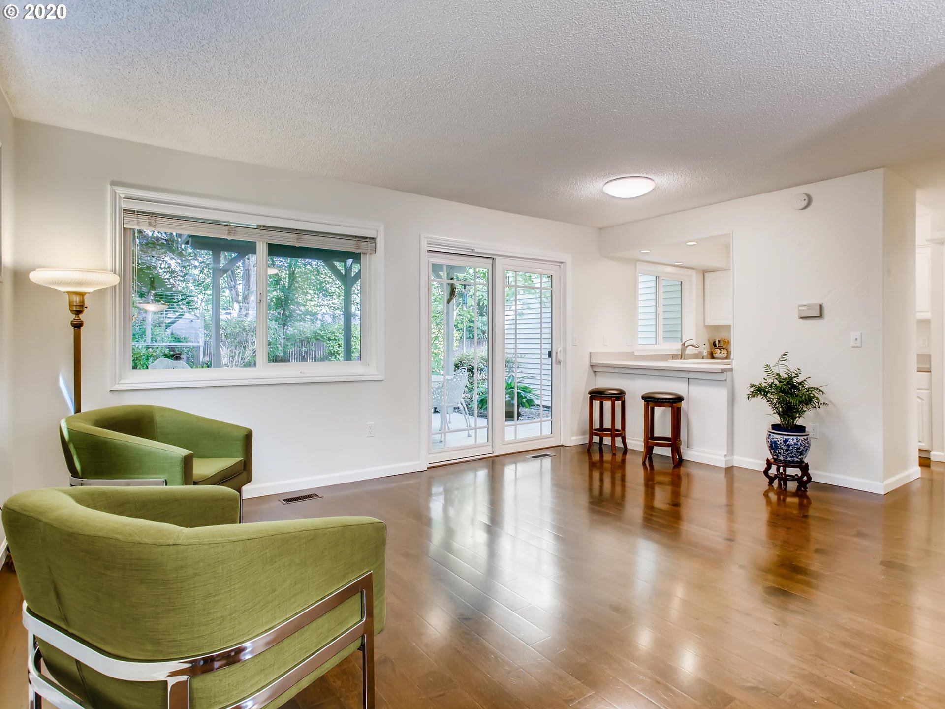 Photo #5: 20488649 Listing 