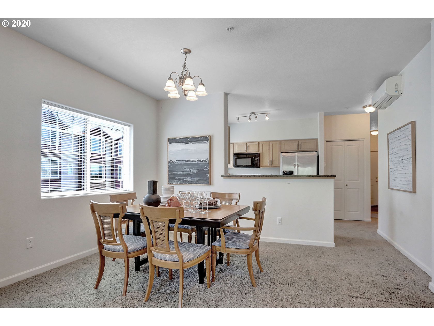 Photo #4: 20489500 Listing 