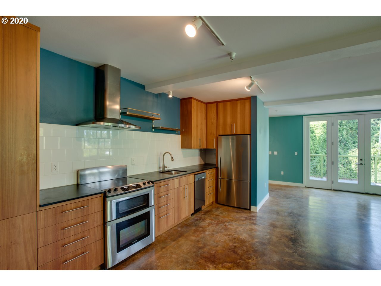 Photo #2: 20489541 Listing 